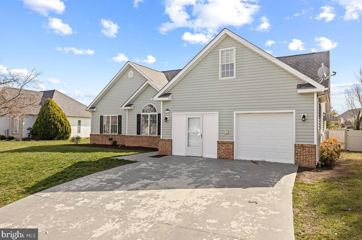 135 Caspian Dr, Stephens City VA  22655-4806 exterior