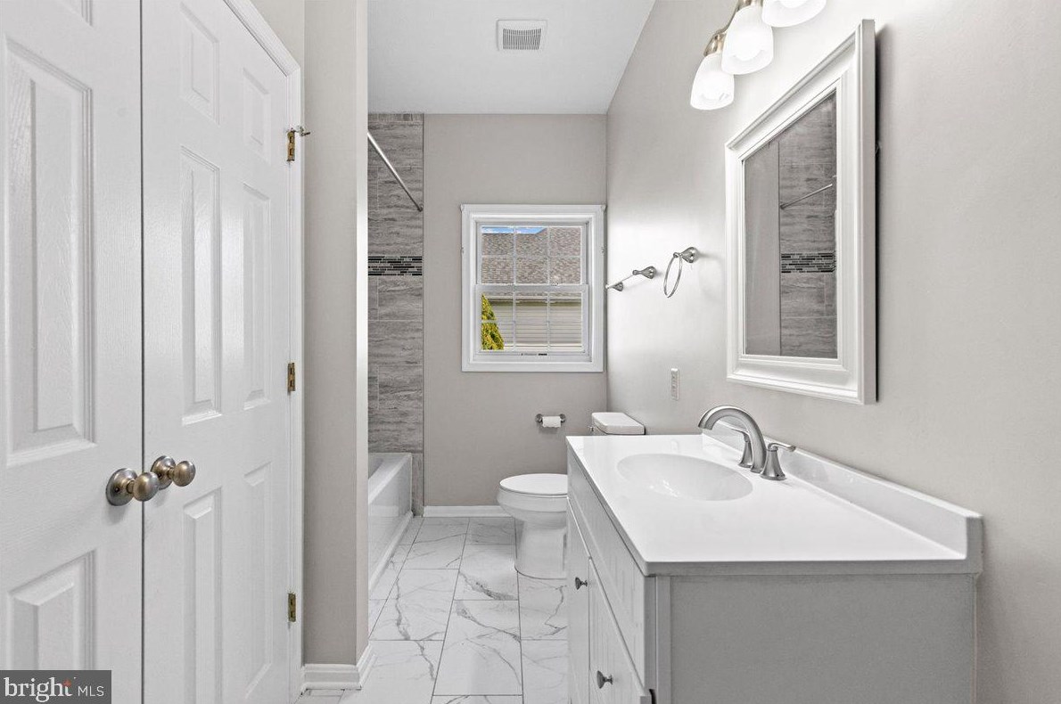 135 Caspian Dr, Stephens City VA  22655-4806 exterior