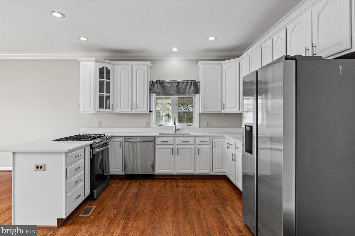 135 Caspian Dr, Stephens City VA  22655-4806 exterior