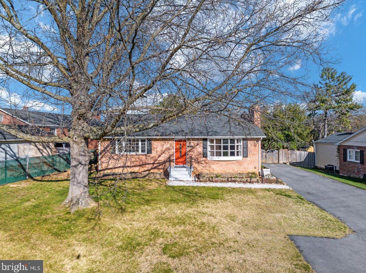 141 Wilkins Dr, Winchester VA  22602-6034 exterior