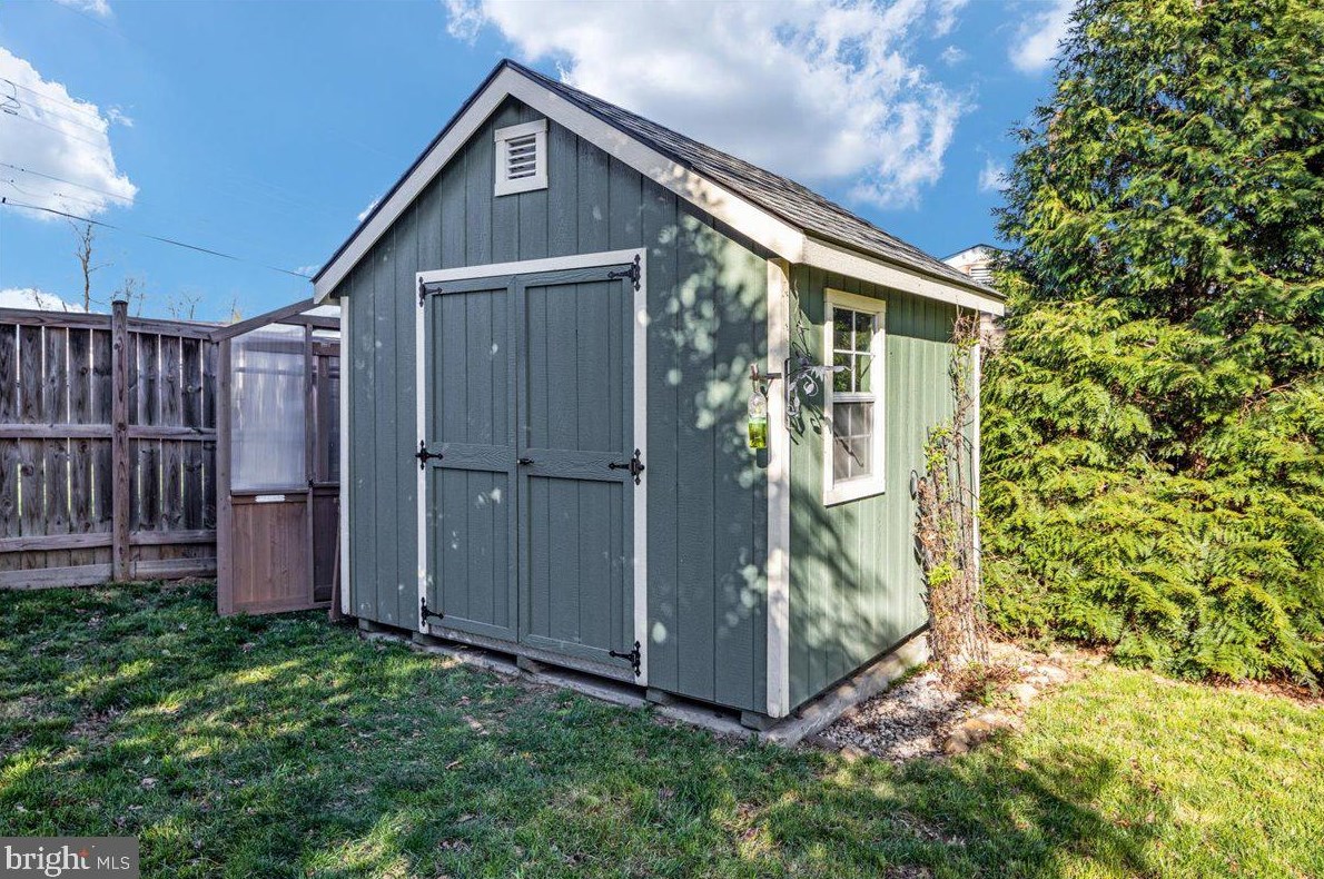 141 Wilkins Dr, Winchester VA  22602-6034 exterior