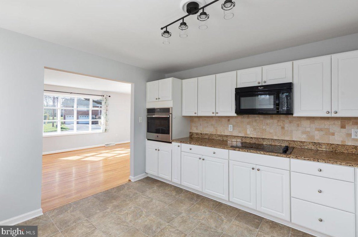 141 Wilkins Dr, Winchester VA  22602-6034 exterior