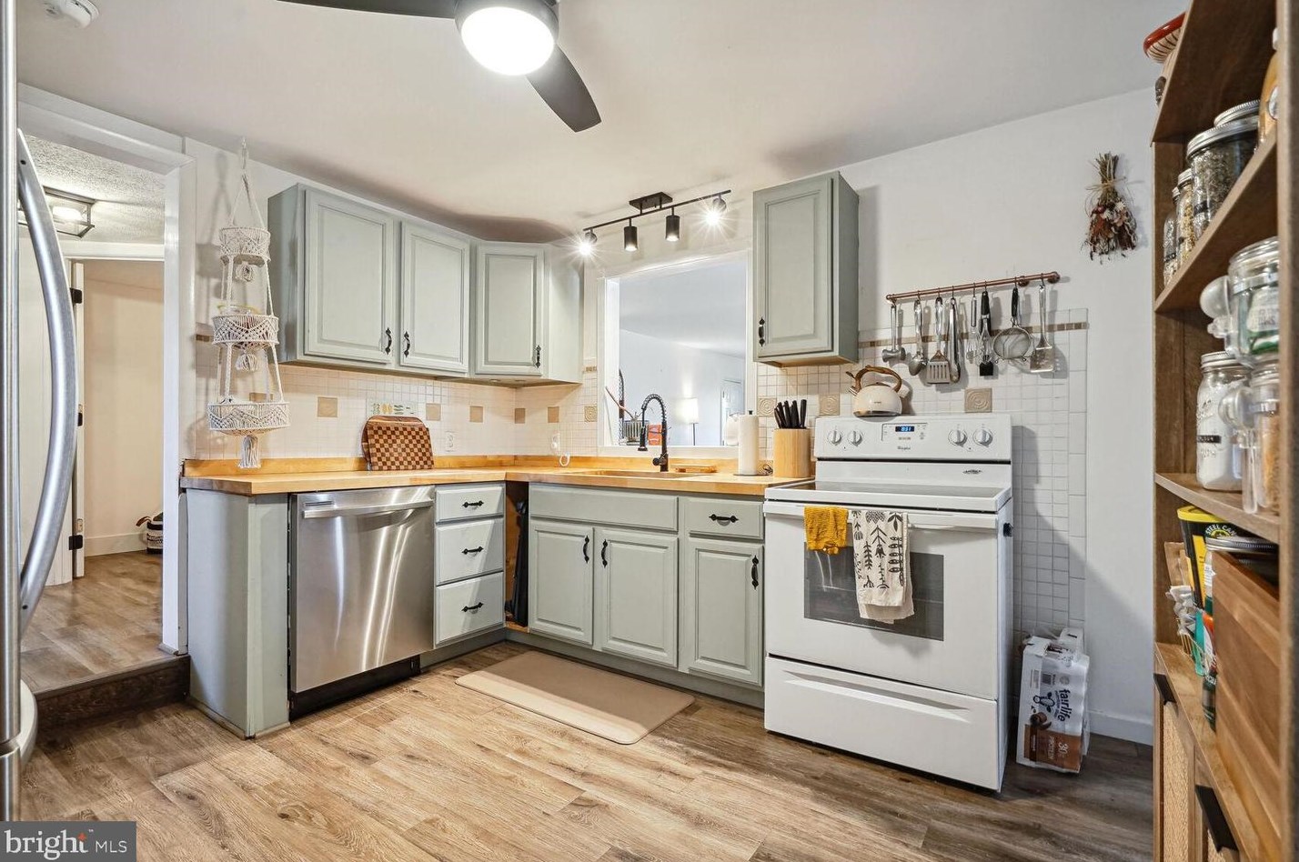 292 Marple Rd, Winchester VA  22603-4142 exterior