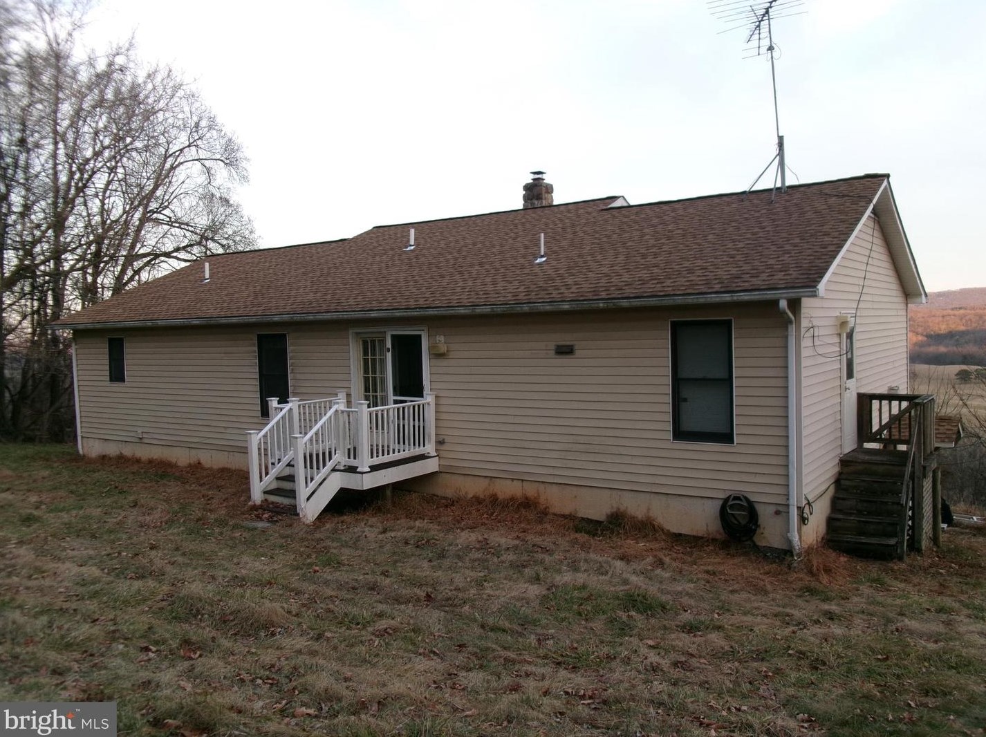 1742 Back Mountain Rd, Winchester VA  22602-1902 exterior