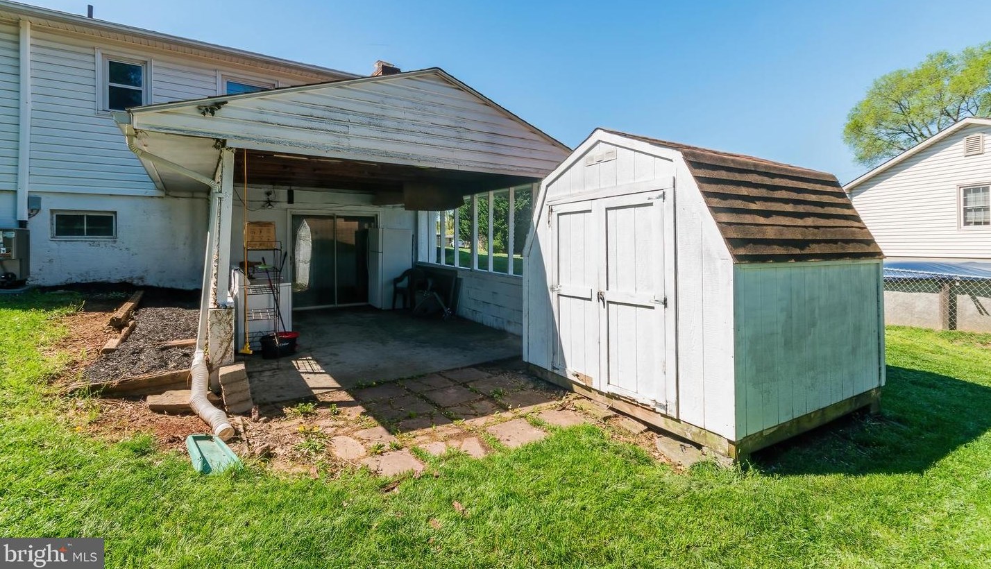 105 Huntcrest Cir, Winchester VA  22602-6404 exterior