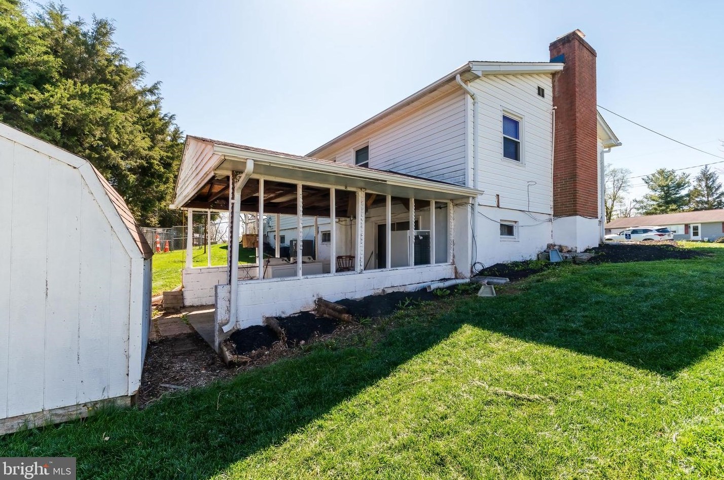 105 Huntcrest Cir, Winchester VA  22602-6404 exterior