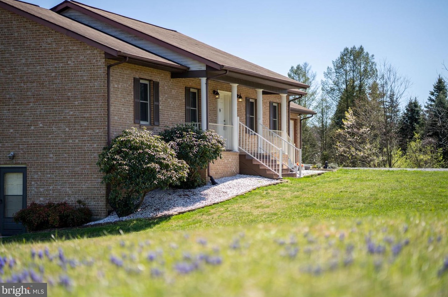 208 Sorrel Ln, Winchester VA  22602-4756 exterior