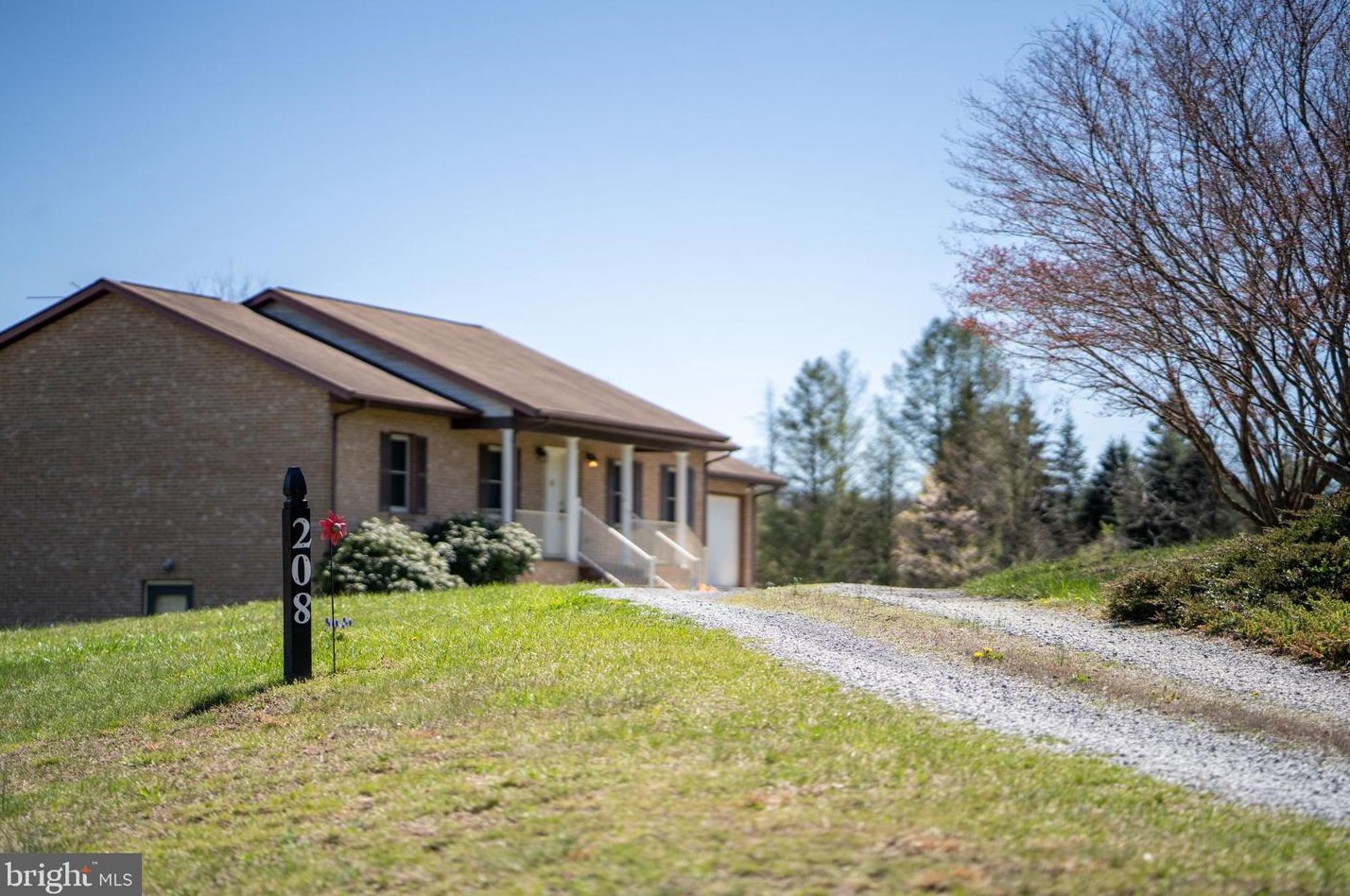 208 Sorrel Ln, Winchester VA  22602-4756 exterior