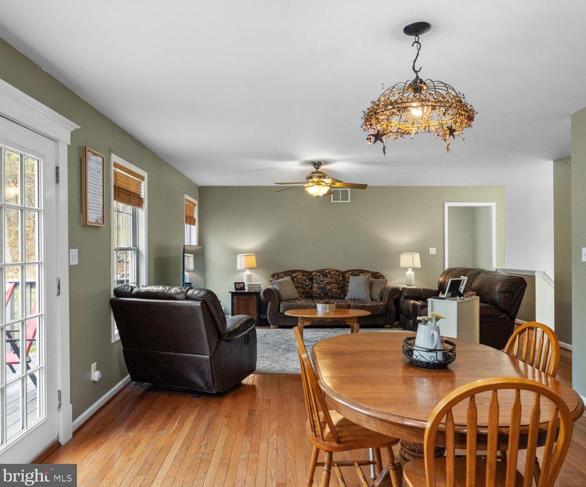 615 Remington Dr, Winchester VA  22602-3633 exterior