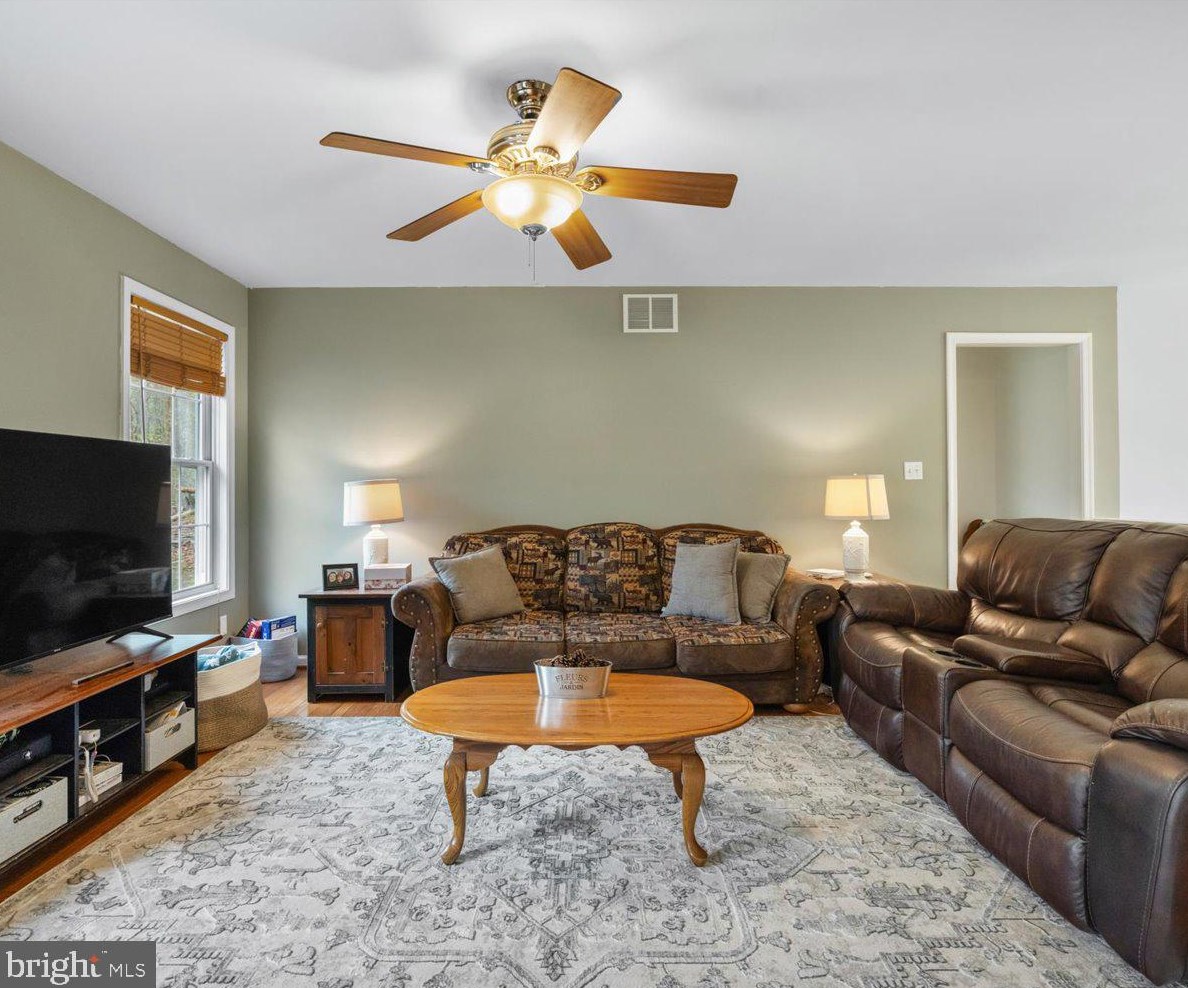 615 Remington Dr, Winchester VA  22602-3633 exterior