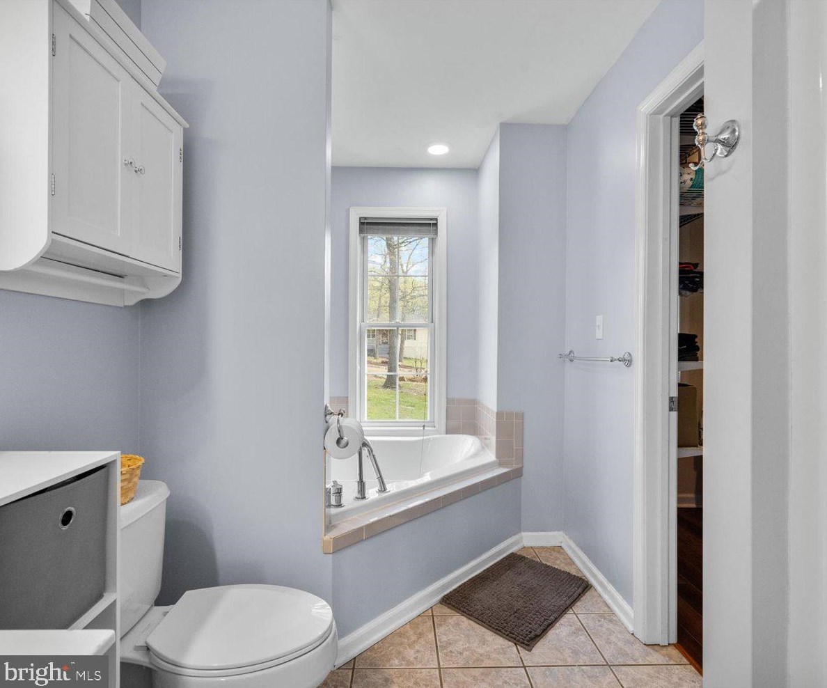 615 Remington Dr, Winchester VA  22602-3633 exterior