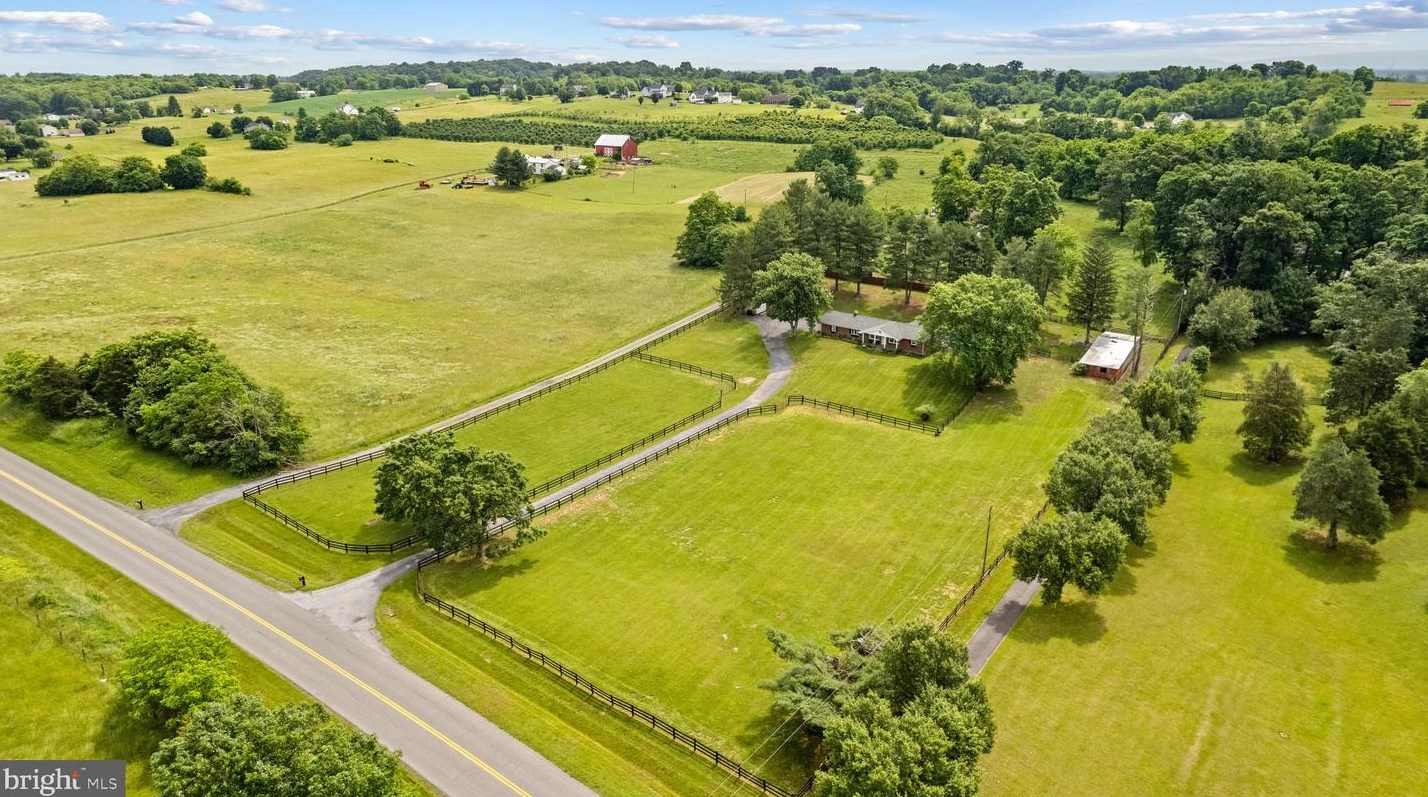 5533 Middle Rd, Winchester VA  22602-2872 exterior