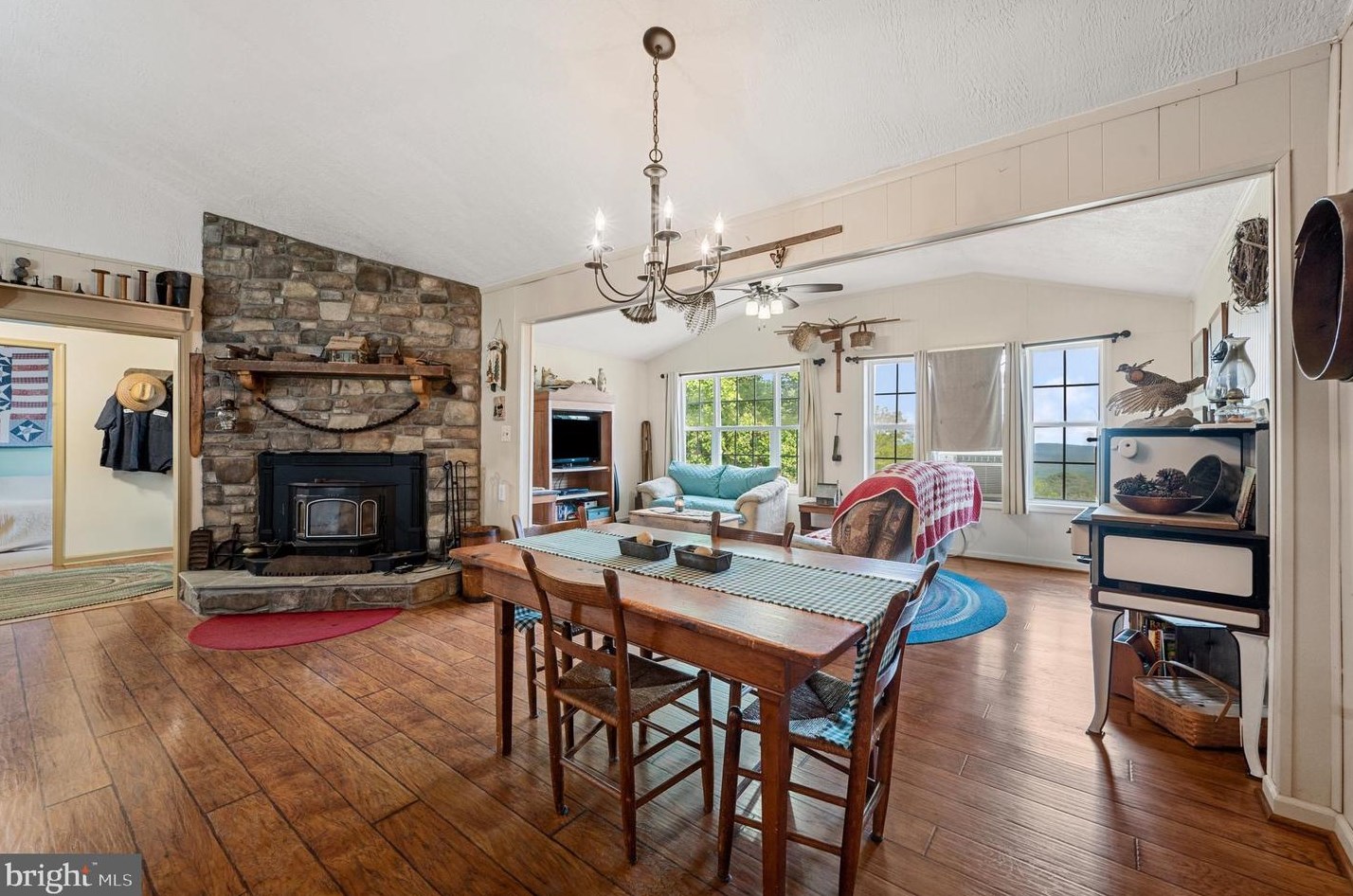 307 Fox Run Ln, Winchester VA  22602-3587 exterior
