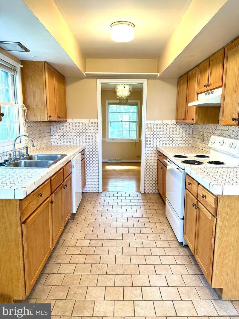 104 Donna Cir, Winchester VA 22602-6145 exterior