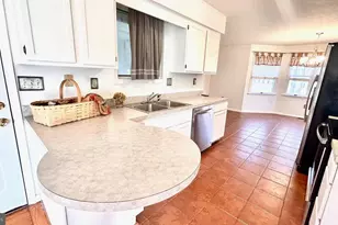 100 Greenbriar Cir, Cross Junction, VA 22625 - Photo 15