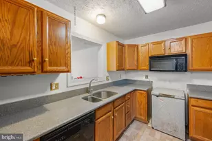 308 Laurel Dr, Cross Junction, VA 22625 - Photo 11