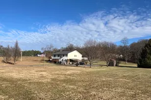 146 Beeler Ln, Winchester, VA 22603 - Photo 5