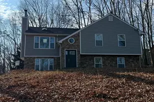 1220 Lakeview Dr, Cross Junction, VA 22625 - Photo 3