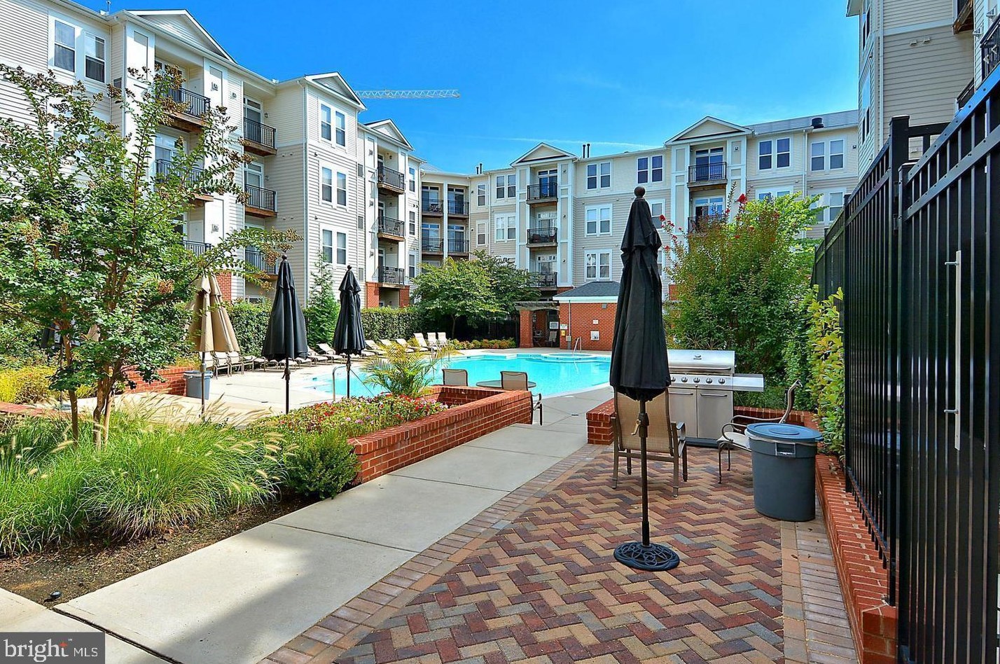 2665 Prosperity Ave, Fairfax VA  22031-4906 exterior