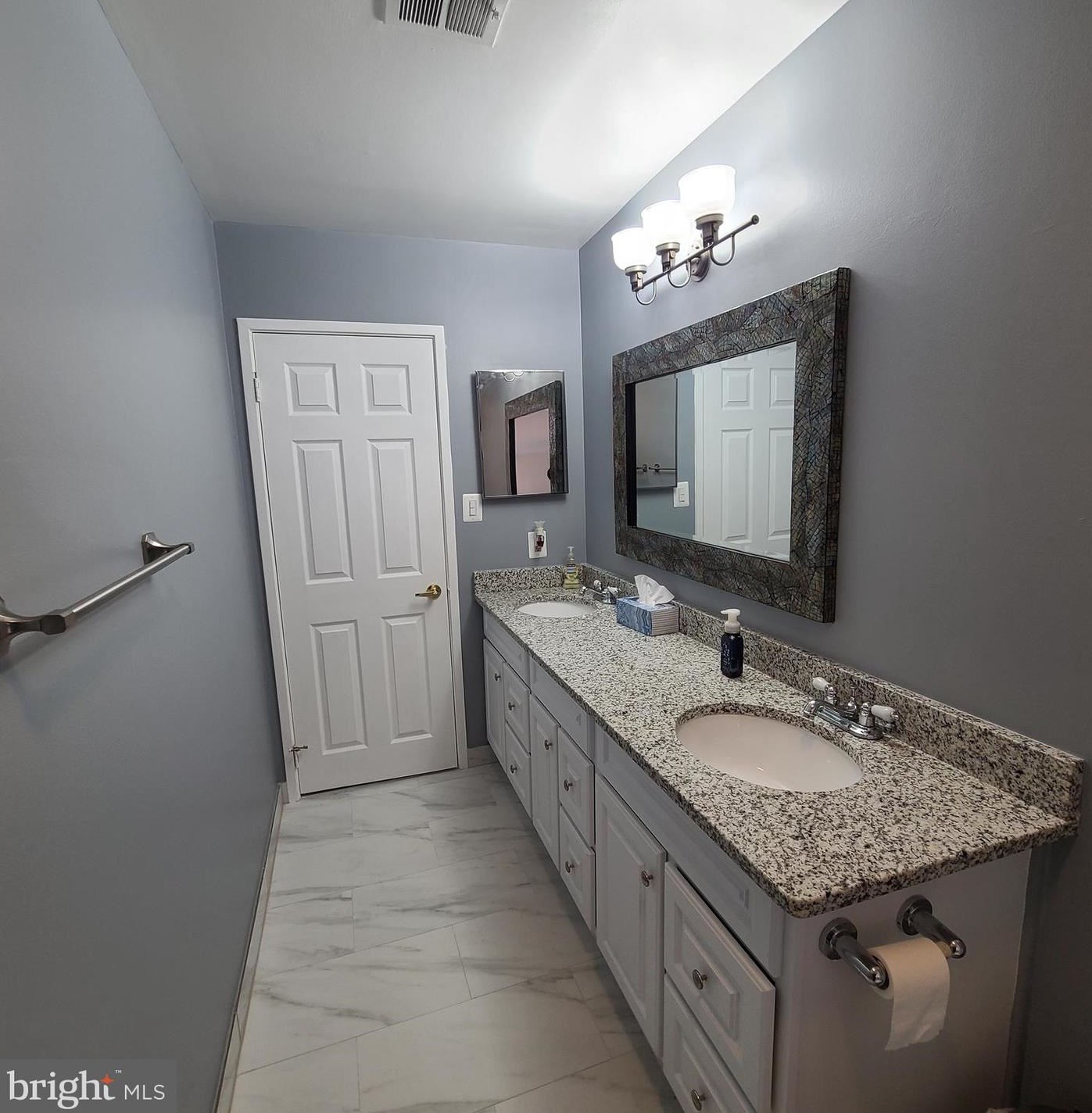 8726 Litwalton Ct, Vienna VA  22182-5012 exterior