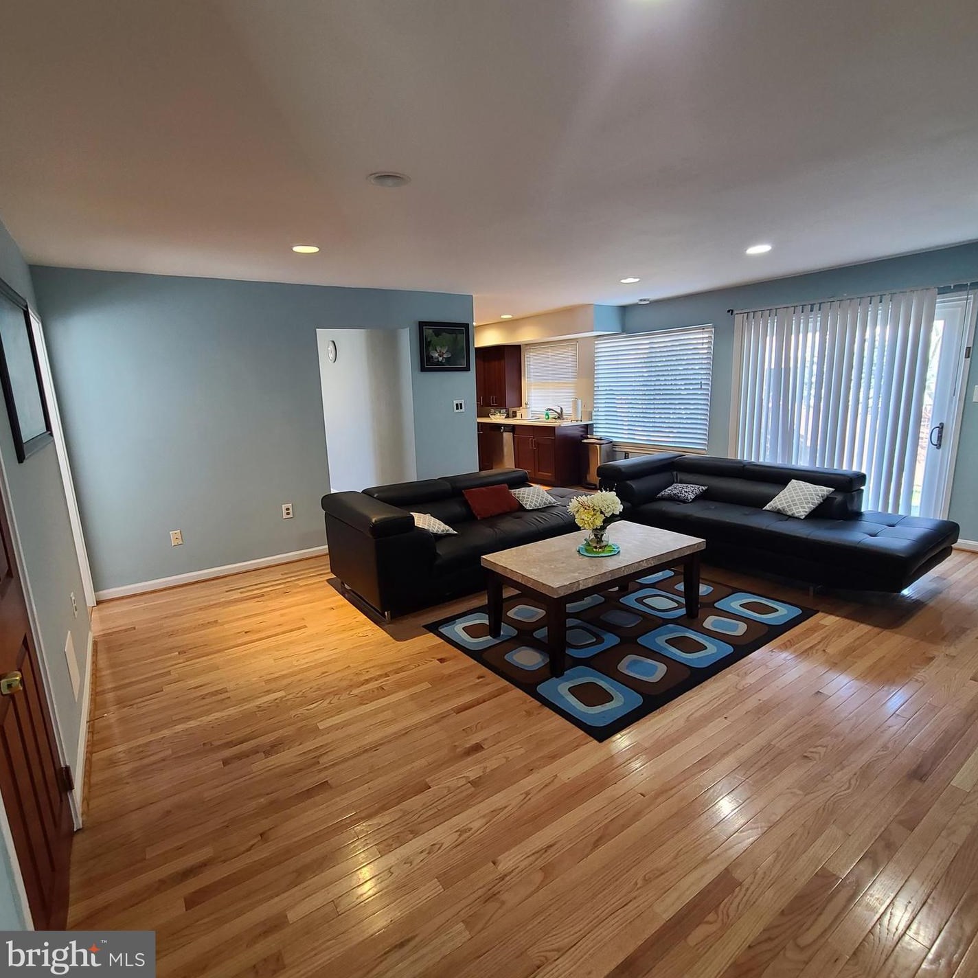 8726 Litwalton Ct, Vienna VA  22182-5012 exterior