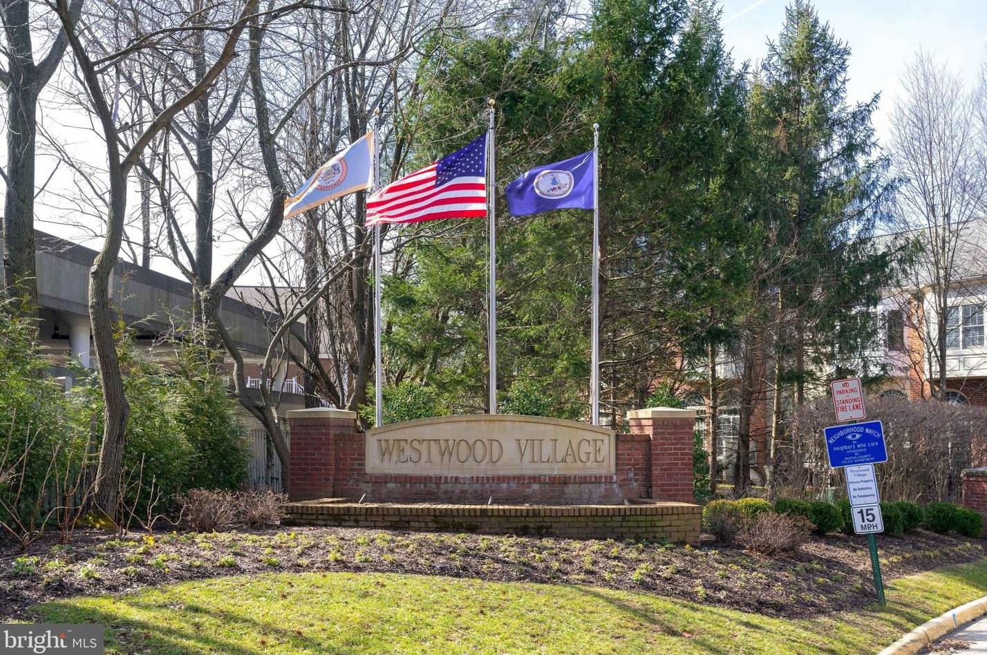 8896 Ashgrove House Ln, Vienna VA 22182-5550 exterior