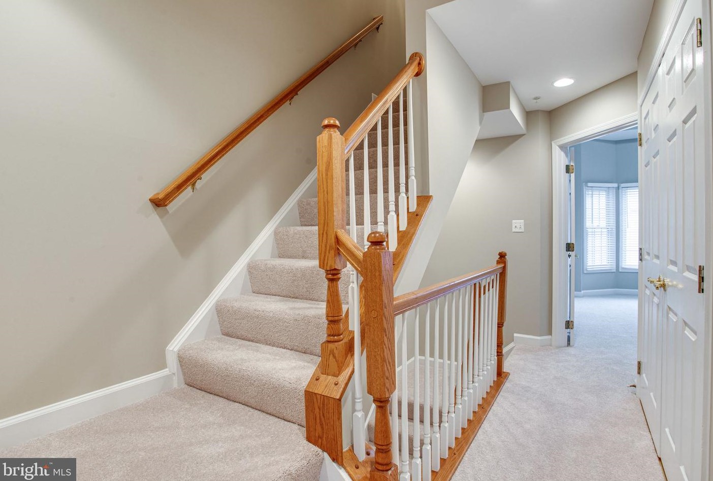 8896 Ashgrove House Ln, Vienna VA 22182-5550 exterior