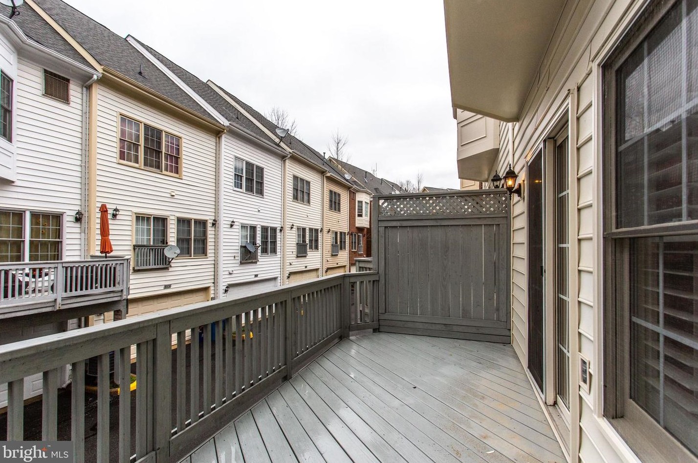 8896 Ashgrove House Ln, Vienna VA 22182-5550 exterior