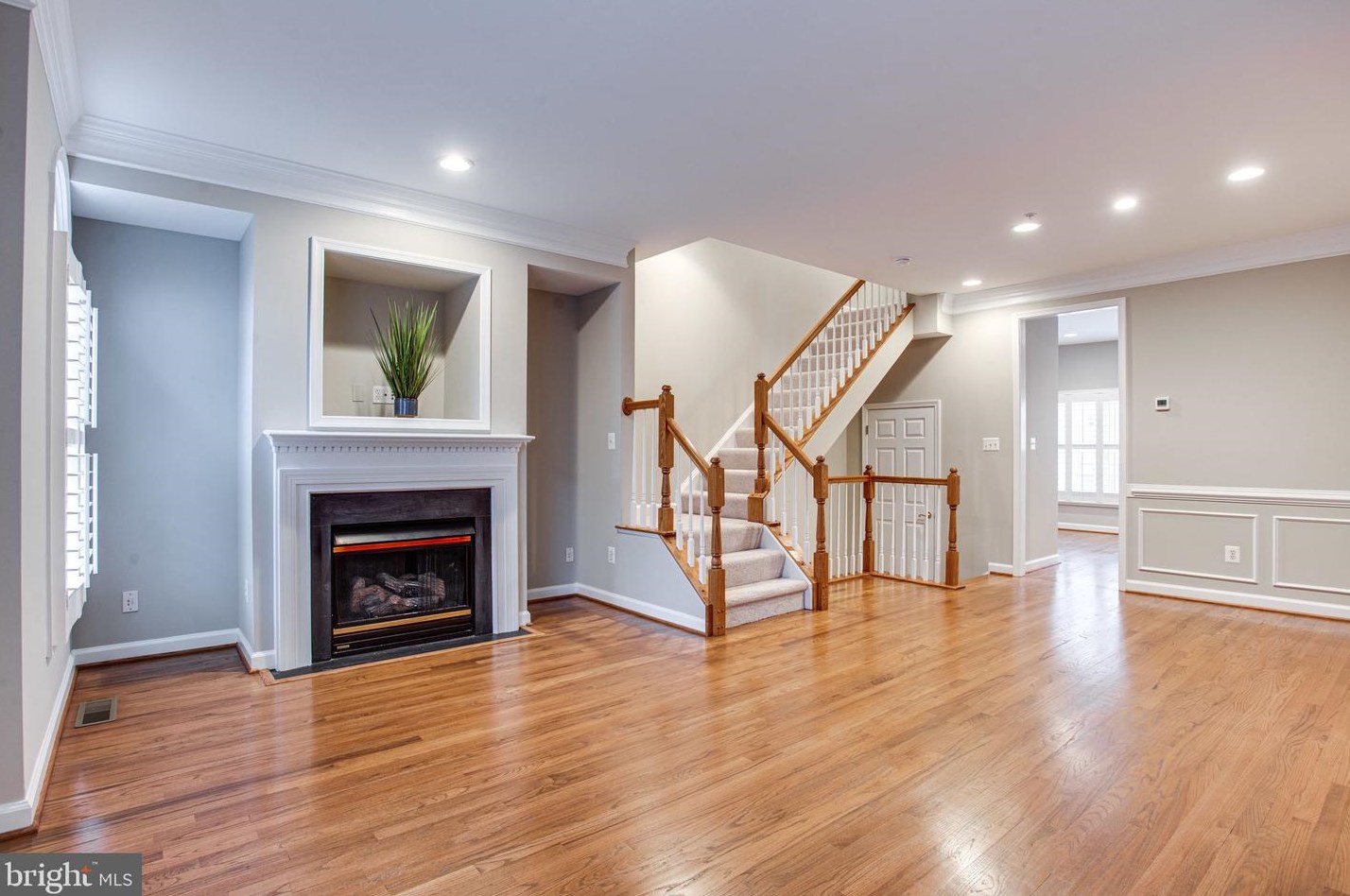 8896 Ashgrove House Ln, Vienna VA 22182-5550 exterior