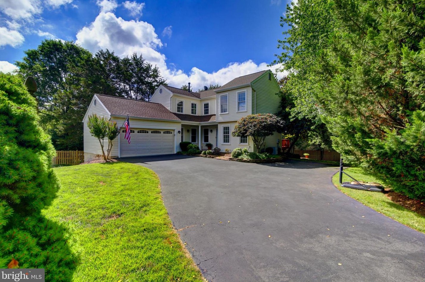 14366 Quail Pond Ct, Centreville VA  20120-1681 exterior
