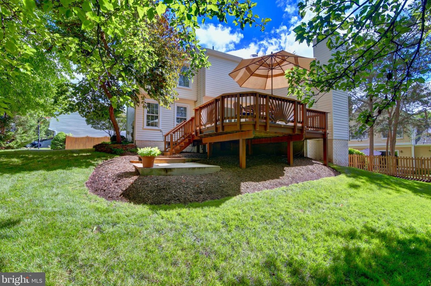 14366 Quail Pond Ct, Centreville VA  20120-1652 exterior