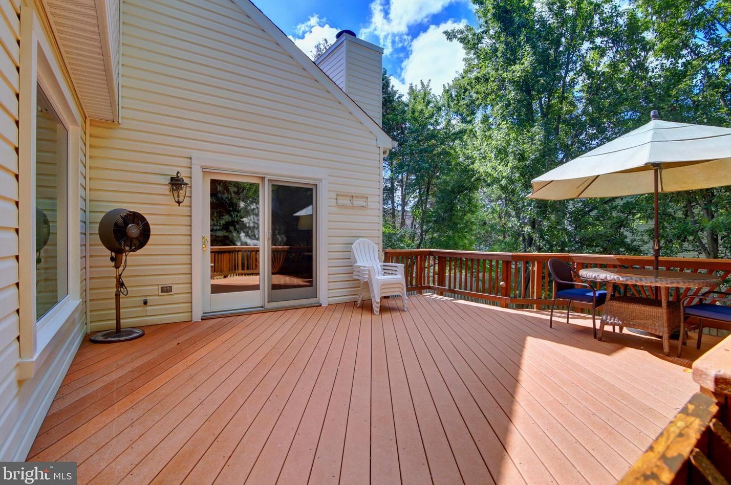 14366 Quail Pond Ct, Centreville VA  20120-1652 exterior