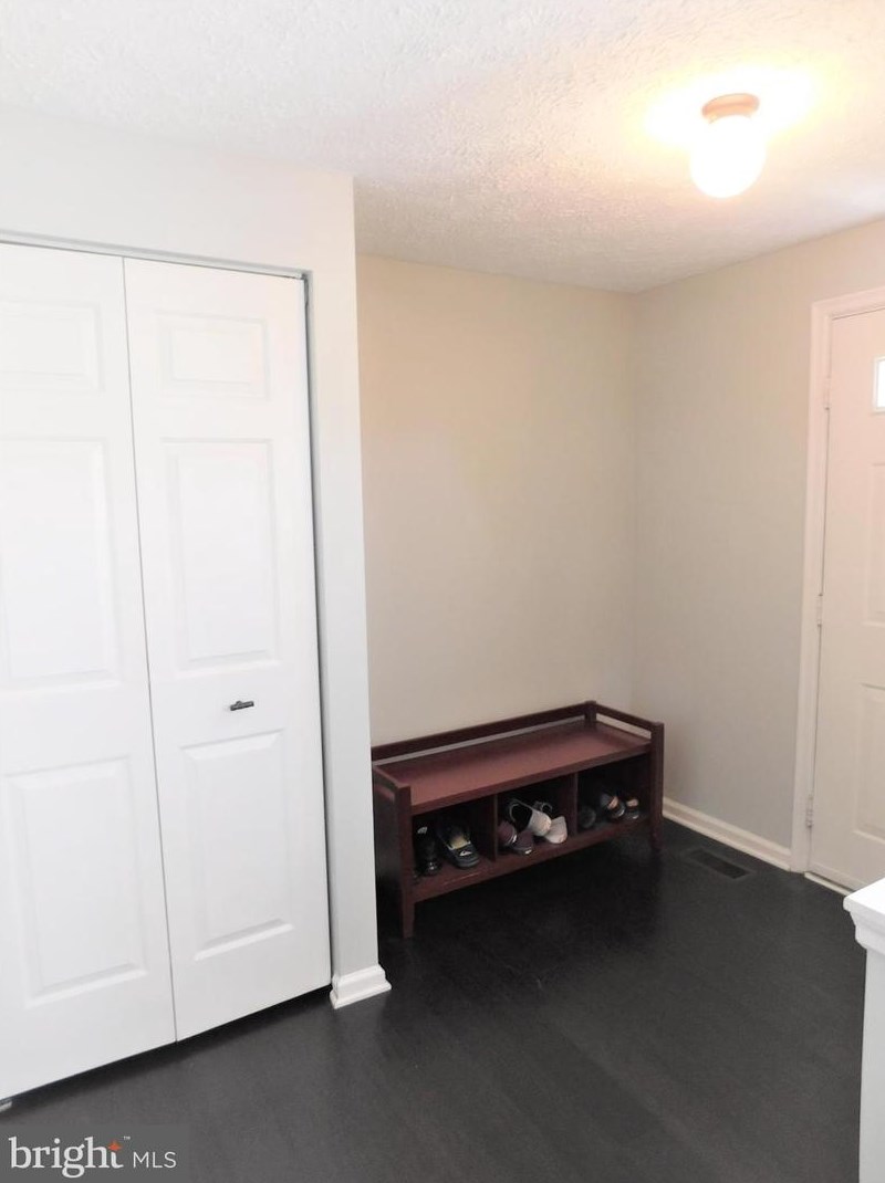 13228 Custom House Ct, Fairfax VA 22033-1311 exterior