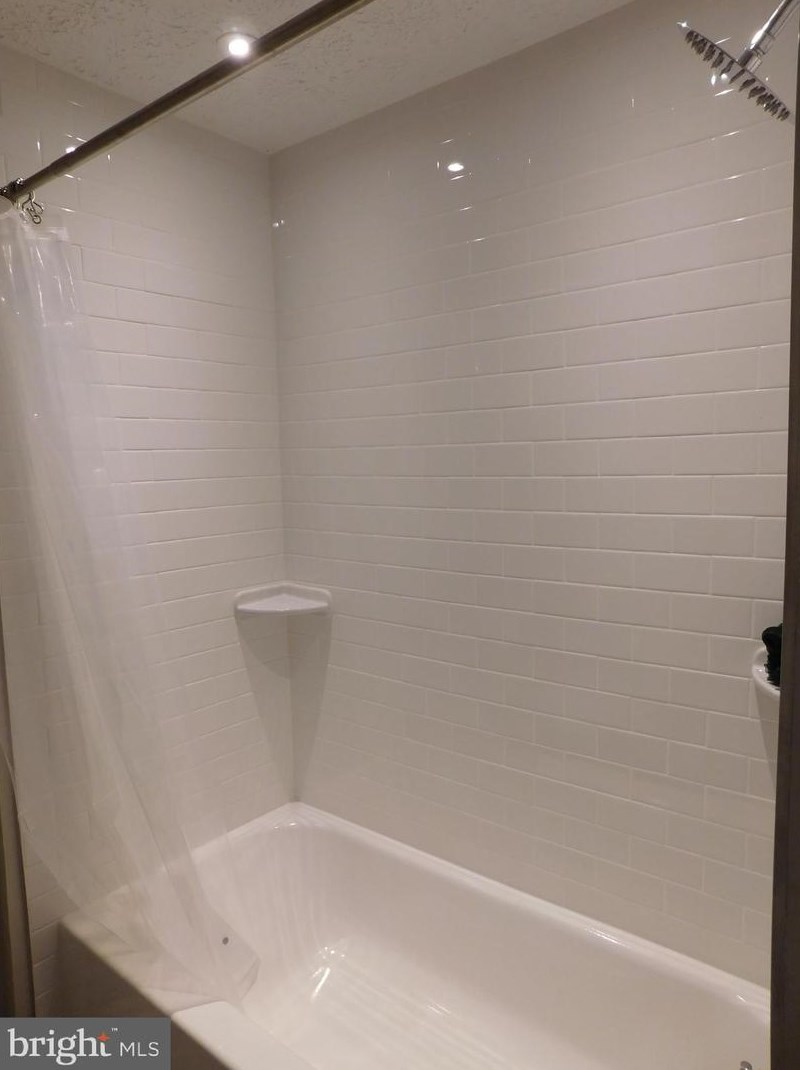 13228 Custom House Ct, Fairfax VA 22033-1311 exterior