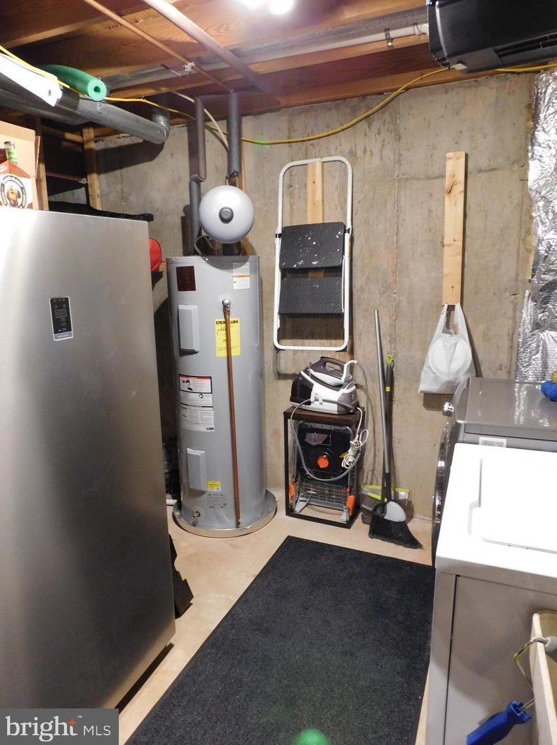 13228 Custom House Ct, Fairfax VA 22033-1311 exterior