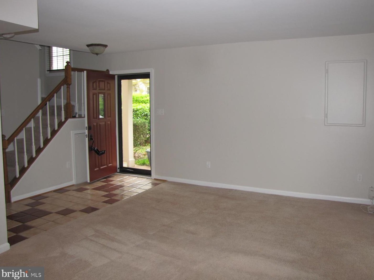 6031 Netherton St, Centreville VA  20120-3230 exterior