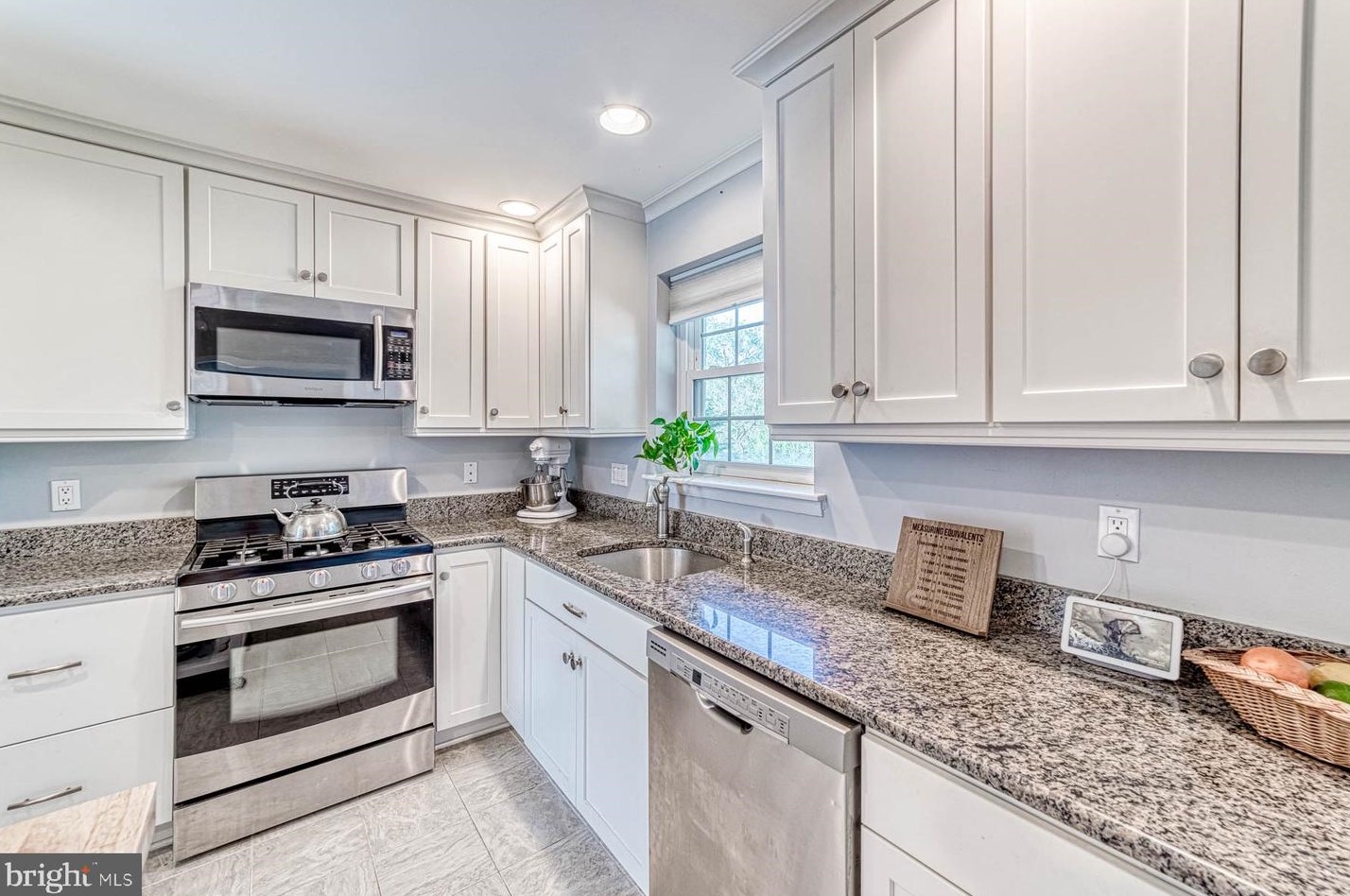 1817 Baldwin Dr, Mc Lean VA 22101-5055 exterior