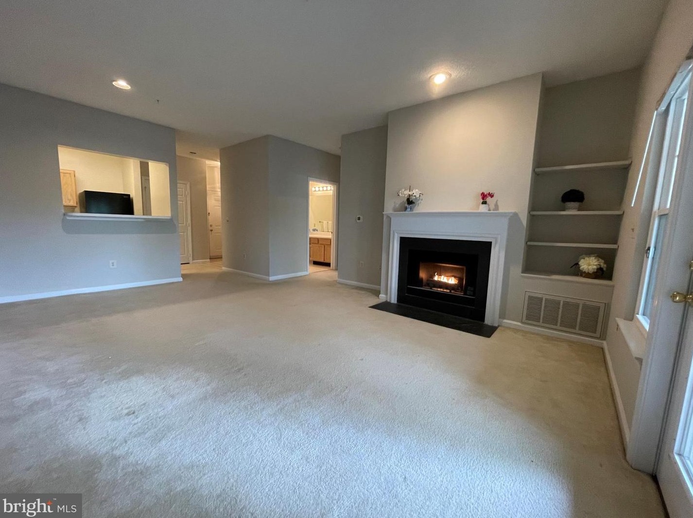 12016 Taliesin Pl Apt 11, Herndon, VA 20190