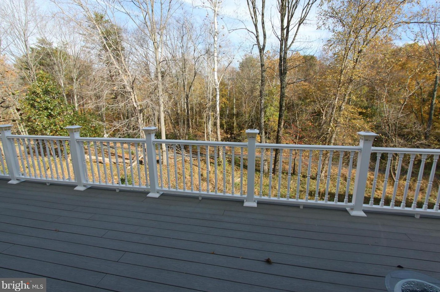 8553 Mazzello Pl, Springfield VA  22153-3507 exterior