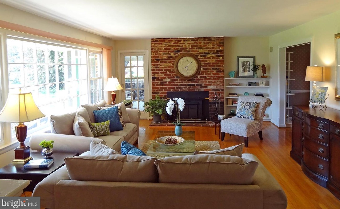 5036 Prestwick Dr, Fairfax VA 22030-4523 exterior