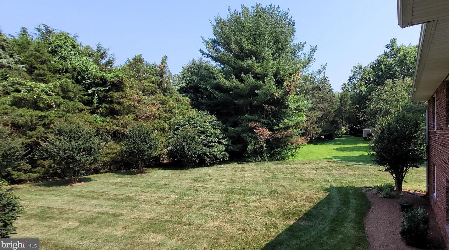 5036 Prestwick Dr, Fairfax VA 22030-4523 exterior