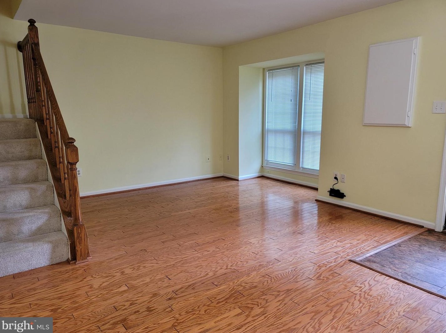 6026 Netherton St, Centreville VA  20120-3227 exterior