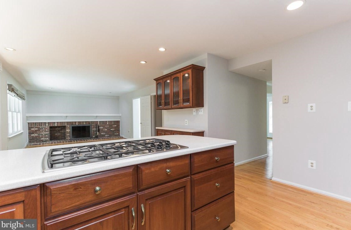 2825 Center Ridge Dr, Vienna VA  22124-1440 exterior