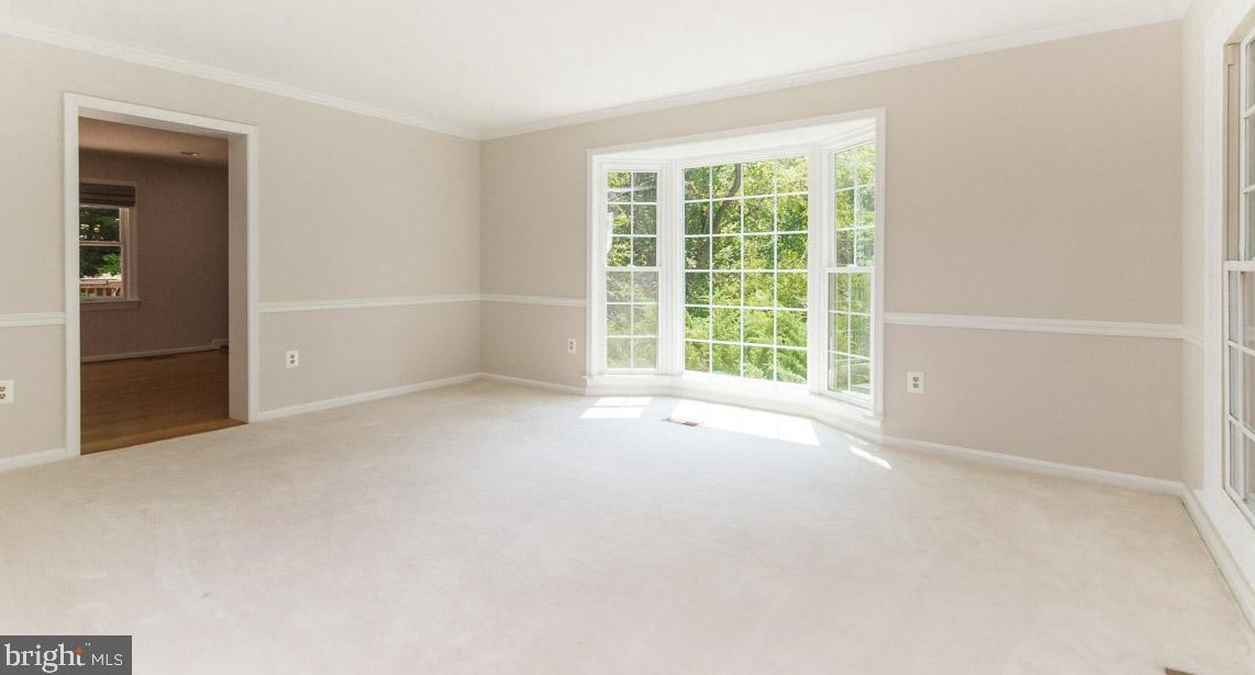 2825 Center Ridge Dr, Vienna VA  22124-1440 exterior