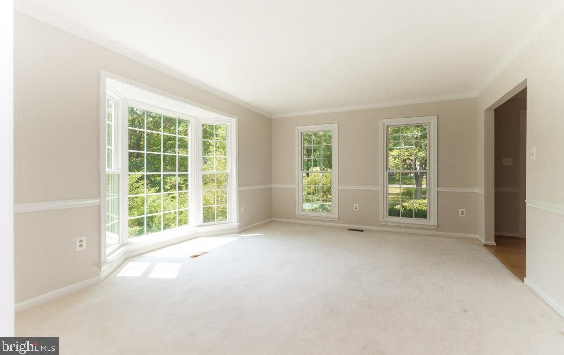 2825 Center Ridge Dr, Vienna VA  22124-1440 exterior