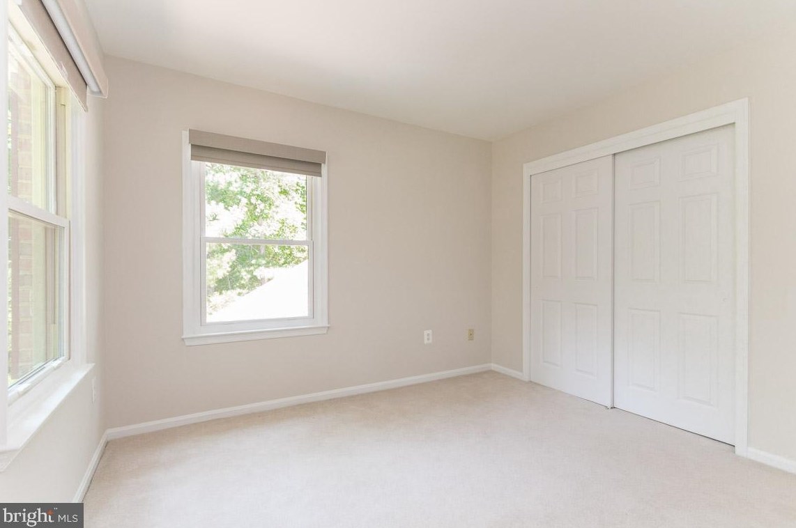 2825 Center Ridge Dr, Vienna VA  22124-1440 exterior