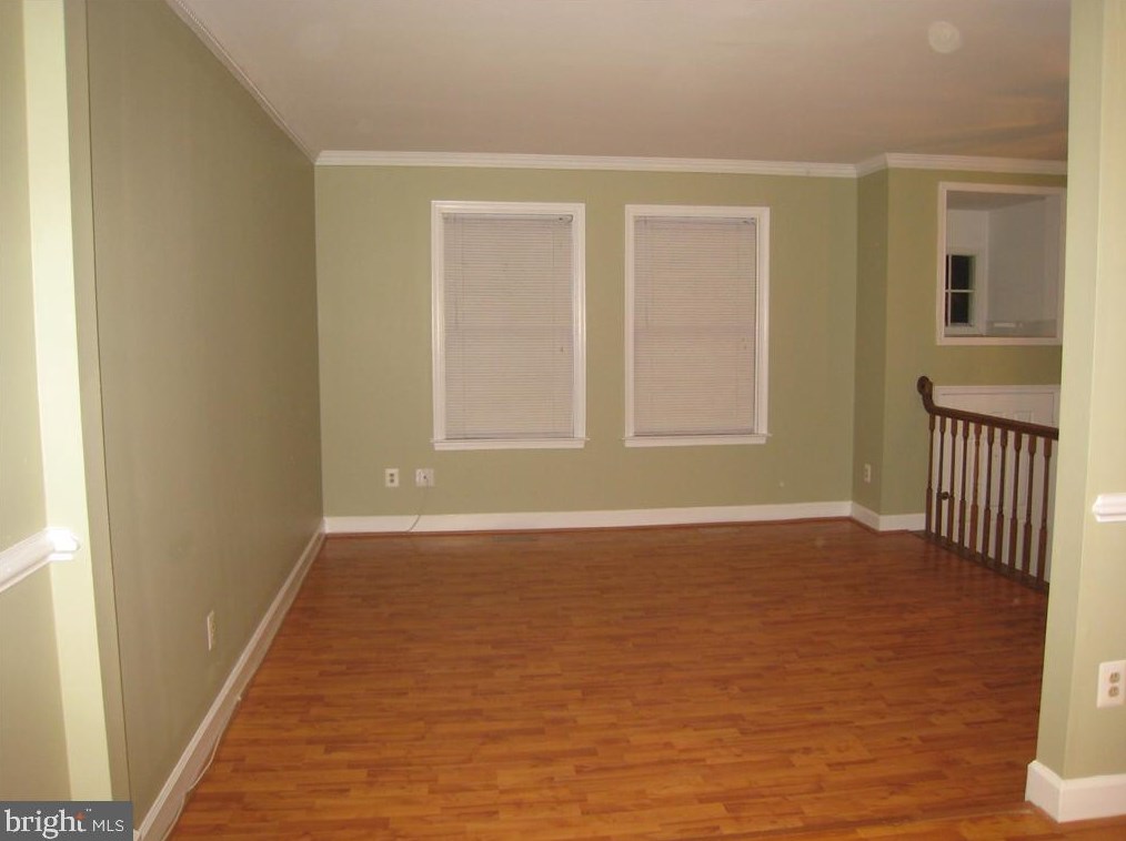 8013 Merry Oaks Ct, Vienna VA  22182-4029 exterior
