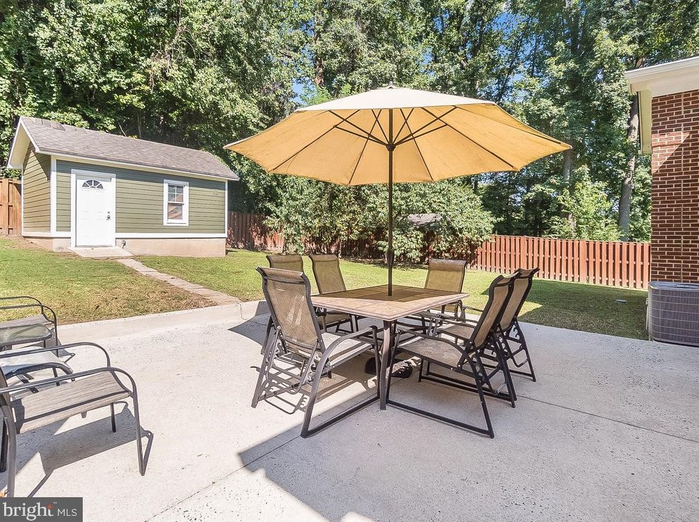 6202 Tanglewood Ct, Springfield, VA 22152