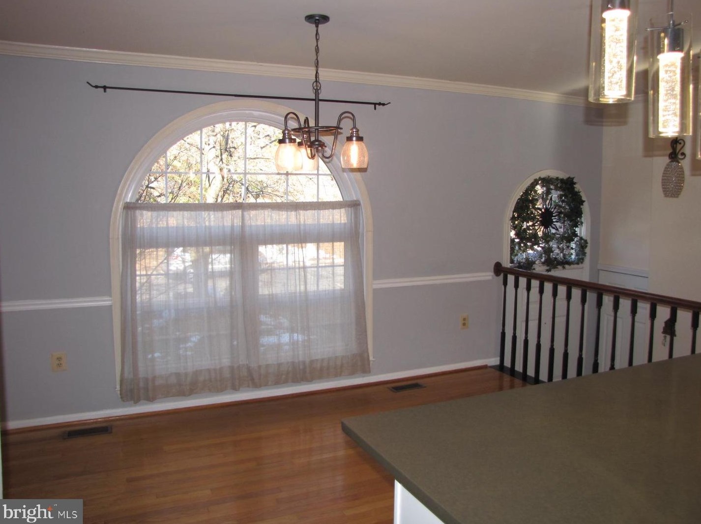 5737 Mason Bluff Dr, Springfield VA  22015-3146 exterior