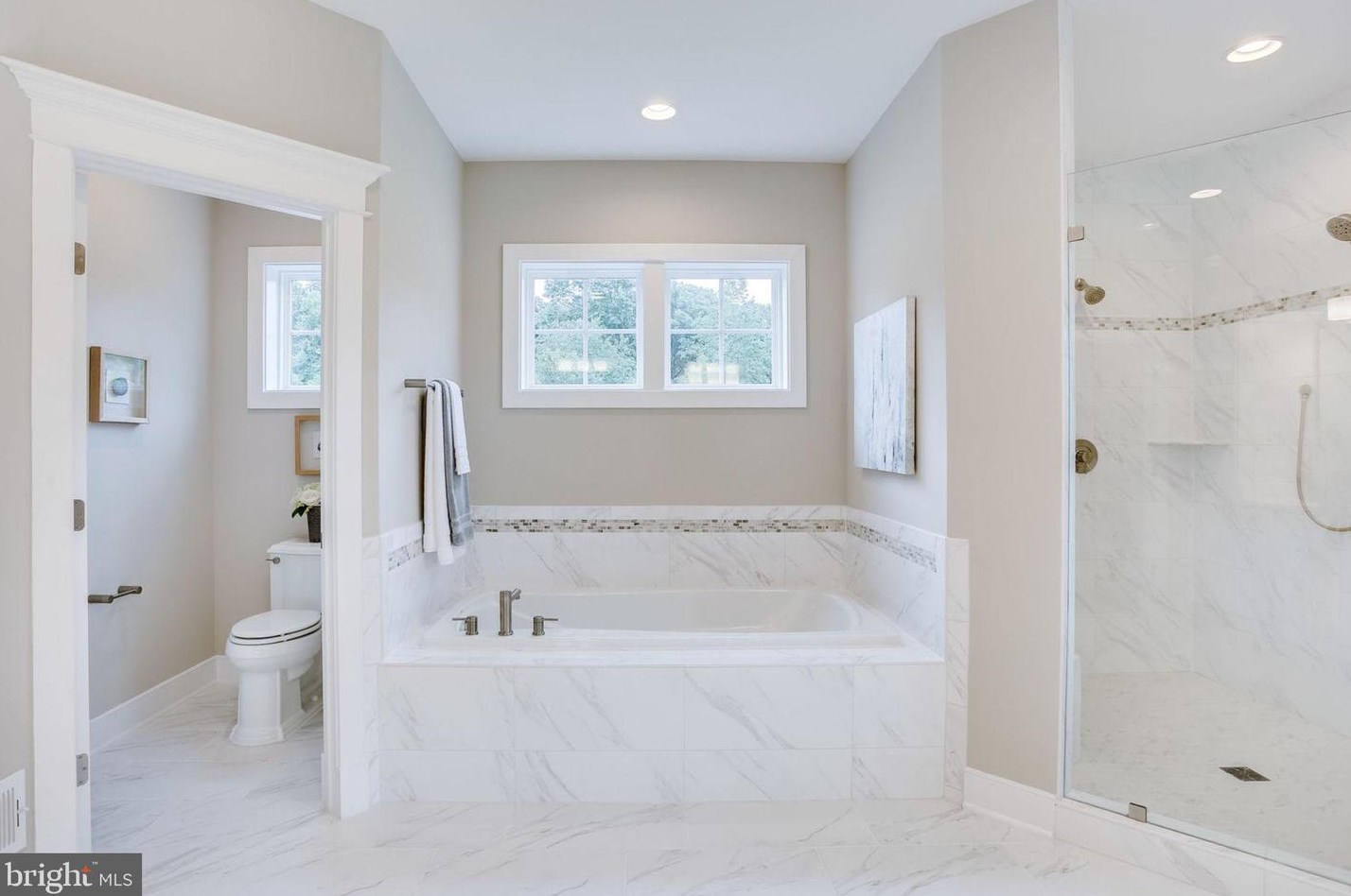 8600 Hillside Pl, Fairfax VA  22031-2814 exterior